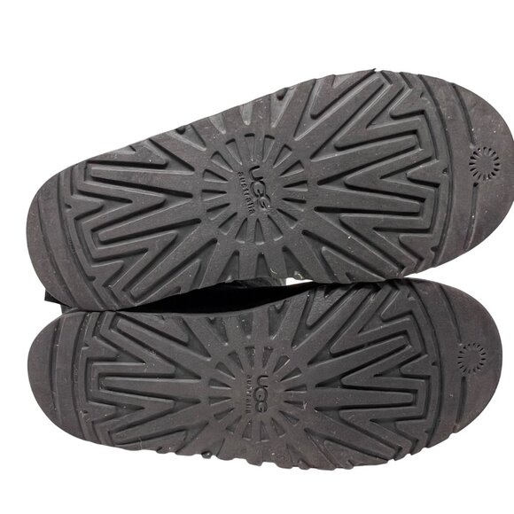 UGG Bailey Bow II Genuine Shearling Boots in Black Suede Women's Size 6 - Picture 10 of 10